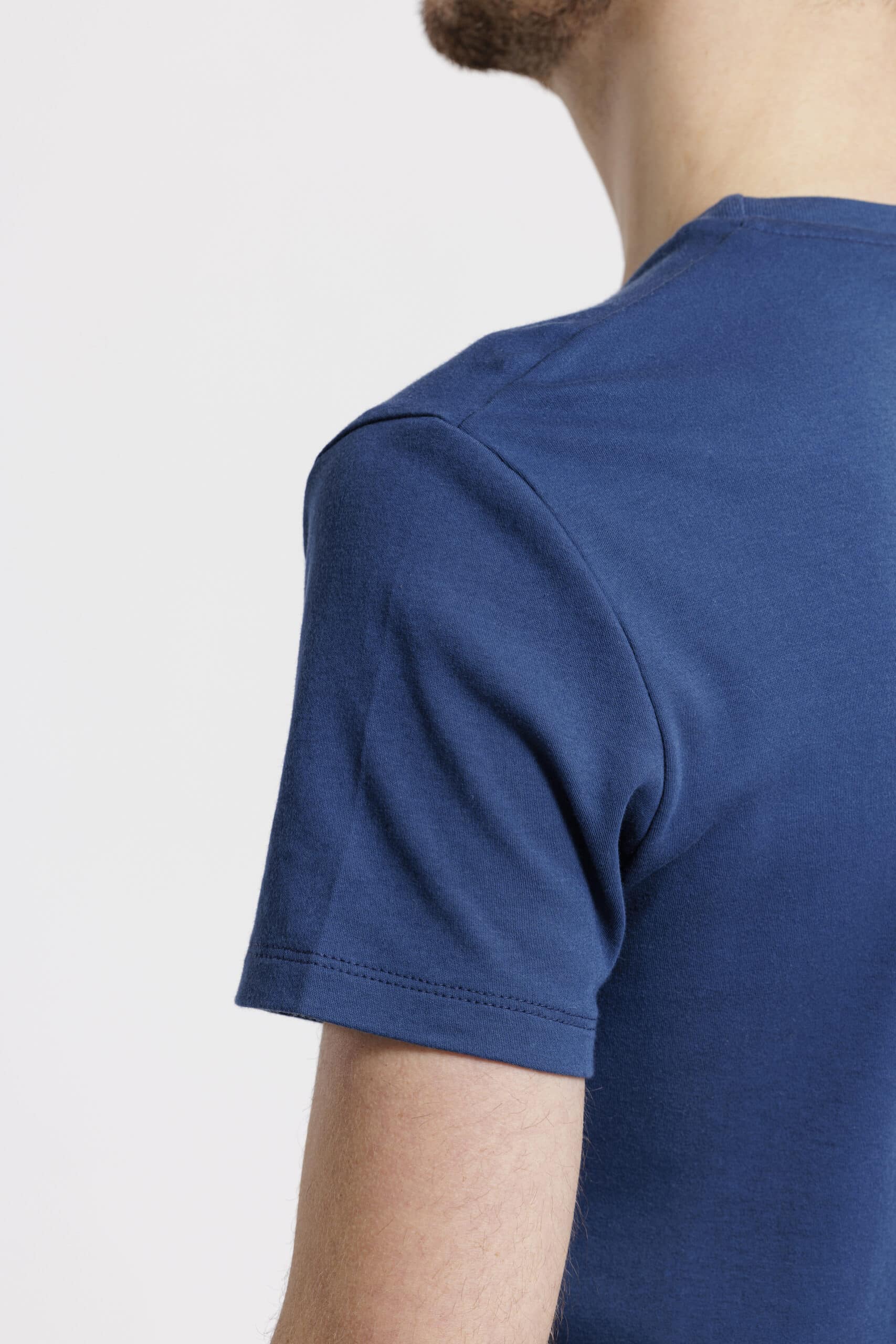 T-shirt homme épaule bleu de cobalt