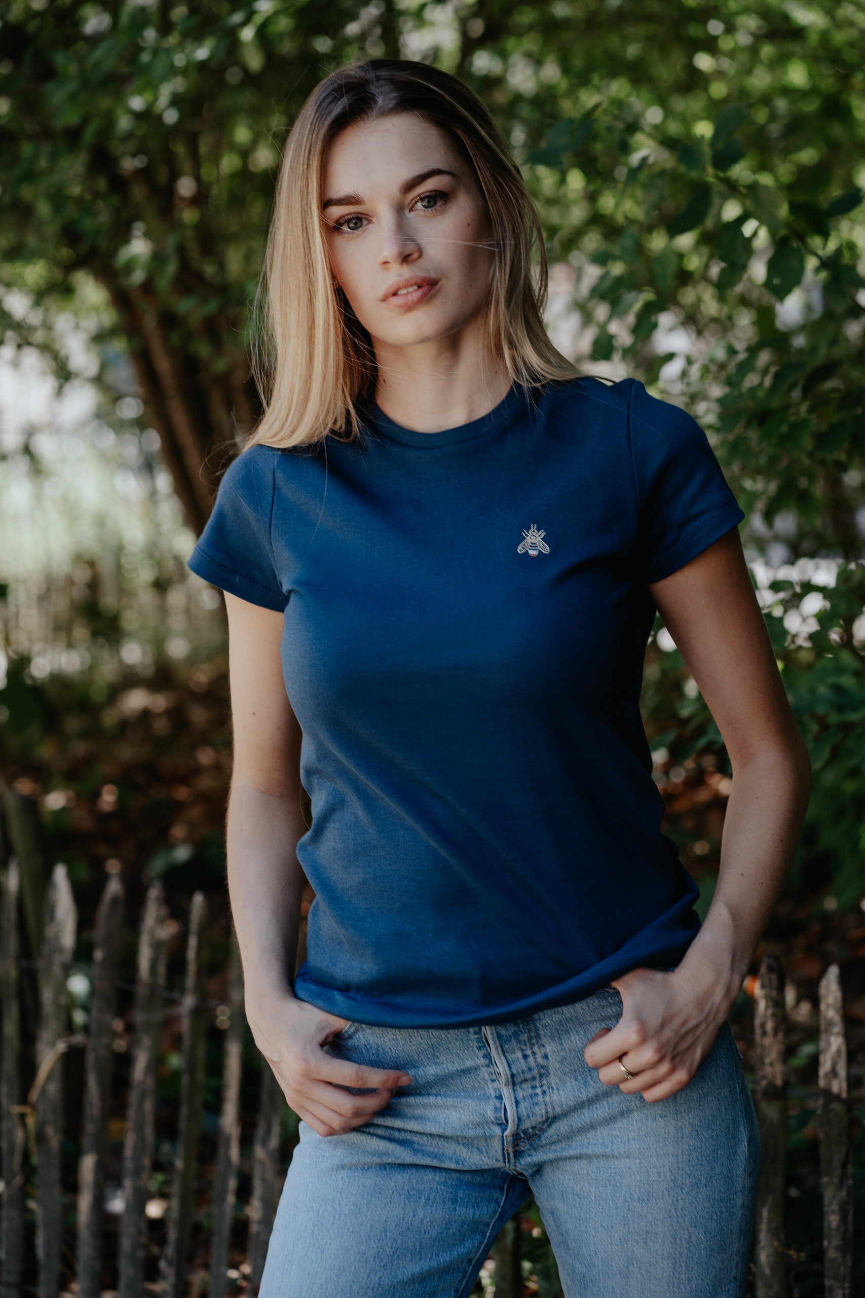 T-shirt femme extérieur bleu de cobalt
