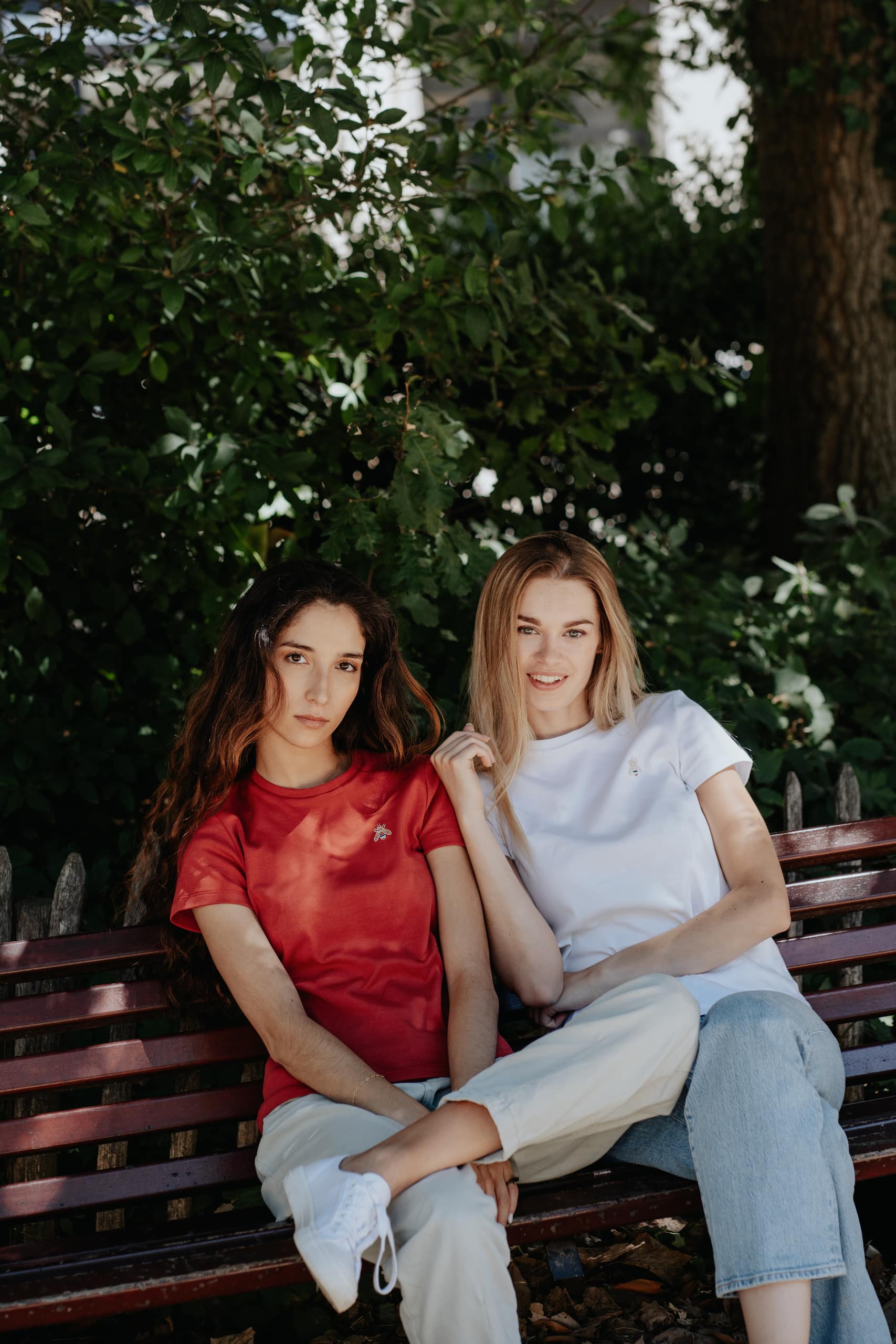 T-shirt femme extérieur rouge nacarat et blanc